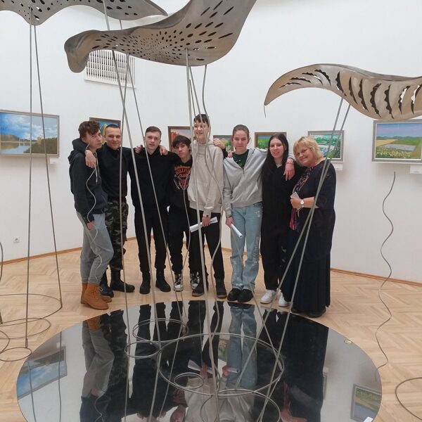 8.klase izstādē "Latvija iedvesmo" 26.11.2023.