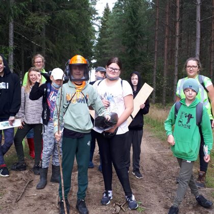 6. klase piedalās Meža ekspedīcijā.