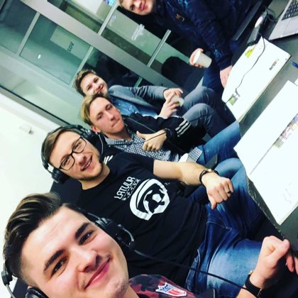 O.Jansons ēno futbola komentētāju Ilvaru Koscinkeviču Rīgā, 13.02.2019