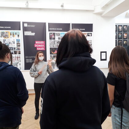 Muzeja apmeklējums 6.un 9.klases meitenes.