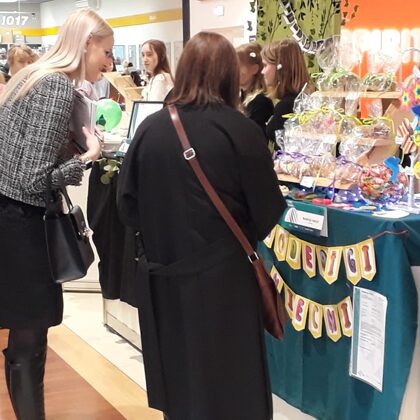 SMU Noderīgi nieciņi-tirgošanas procesā, sarunas ar žūriju