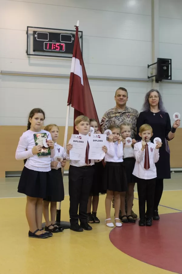 Ierindas skatē 1.-4.kl.grupā 1.vietu ieguva 1.klase!