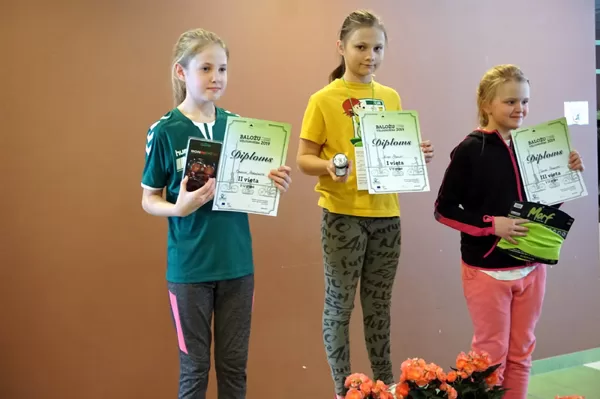 Sanija Kruglova pirmā no labās 02.03.2019.