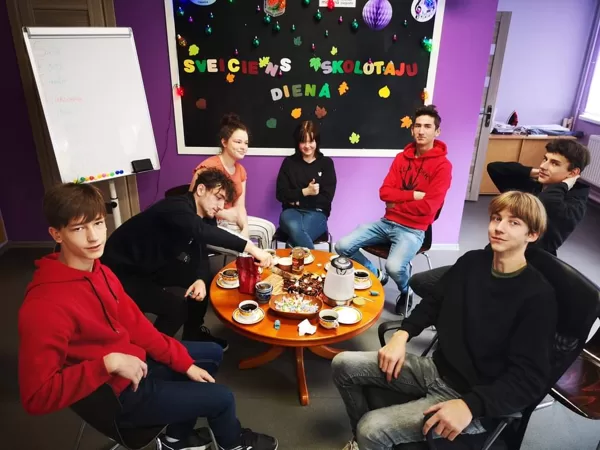 9.klases skolēni skolotāju dienā 30.09.2022.