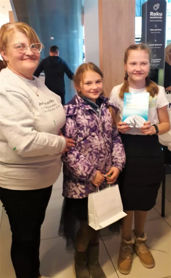 SMU "Nodderīgi nieciņi", nominācija LABĀKĀ PĀRDOŠANAS KOMANDA